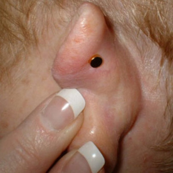 Stress Relief New Earring Magnet Acupressure Diamond Like Crystal - Picture 2 of 4